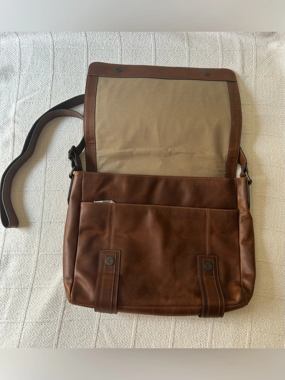 NWT Frye Logan Messenger Bag